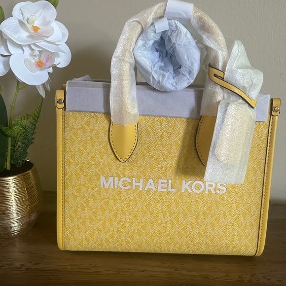 Michael Kors Mirella Yellow Satchel with Detachable Strap NEW🌼🌼 - Picture 8 of 8